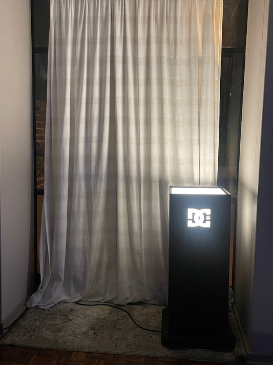DC DISPLAY LIGHT UP STAND